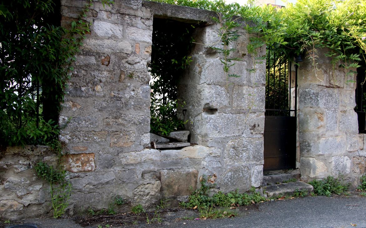 ruelle des célestins ancien puits portepuits