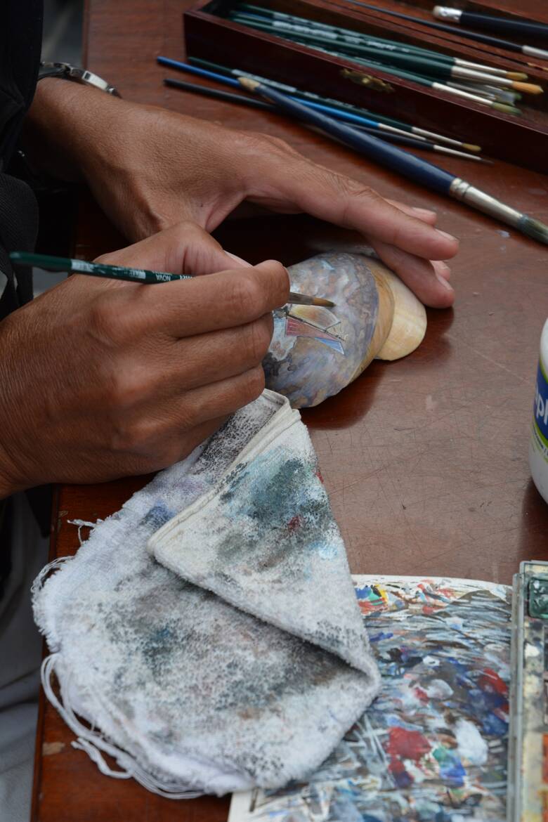 L'artisan d'art nacrier