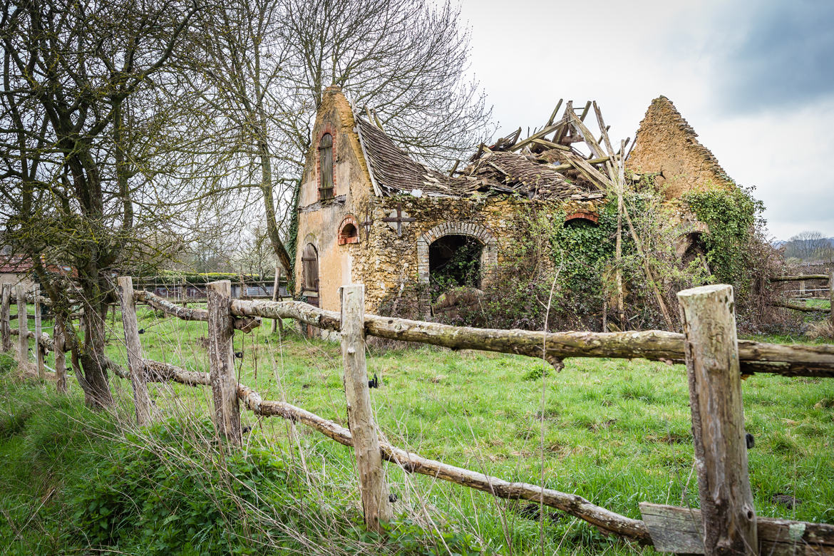 Maisonnette délabrée