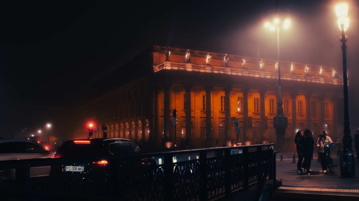 Bordeaux, le brouillard et la nuit