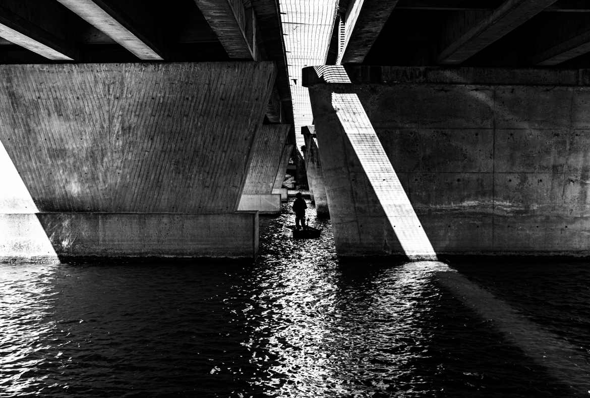 Sous le pont