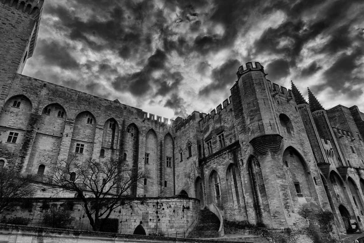 Le palais des papes avant l'Orange