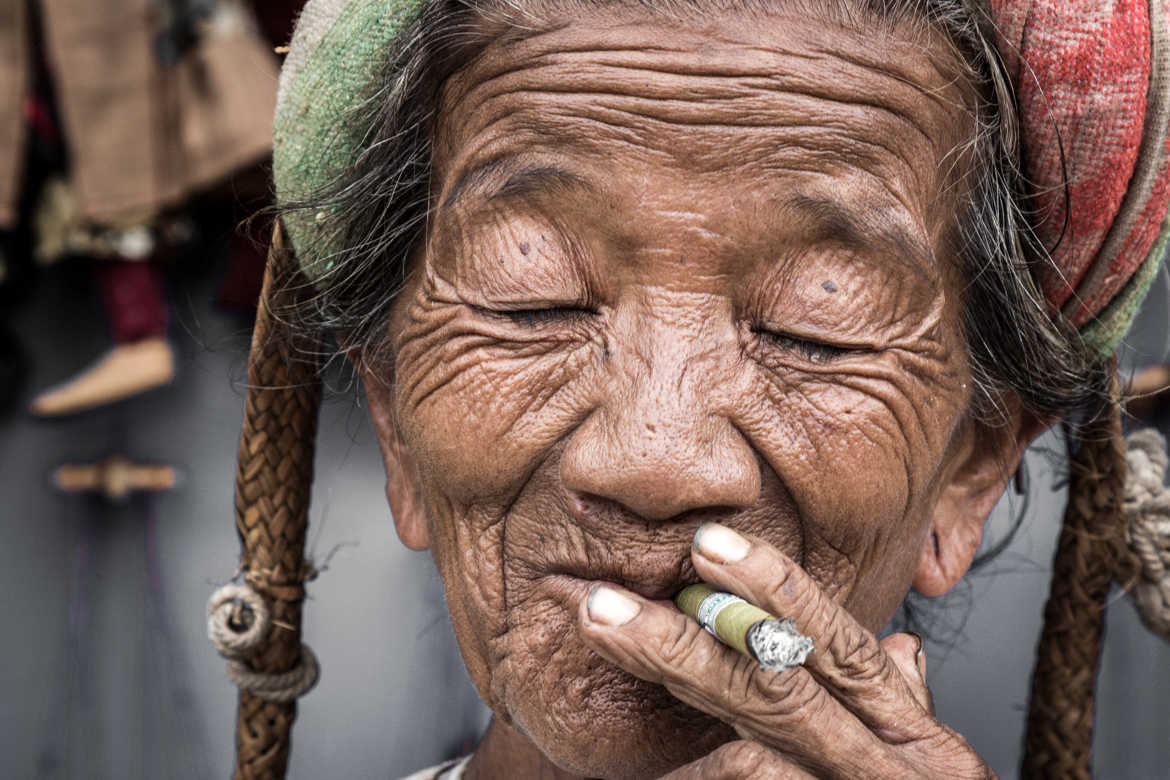 old smoking women