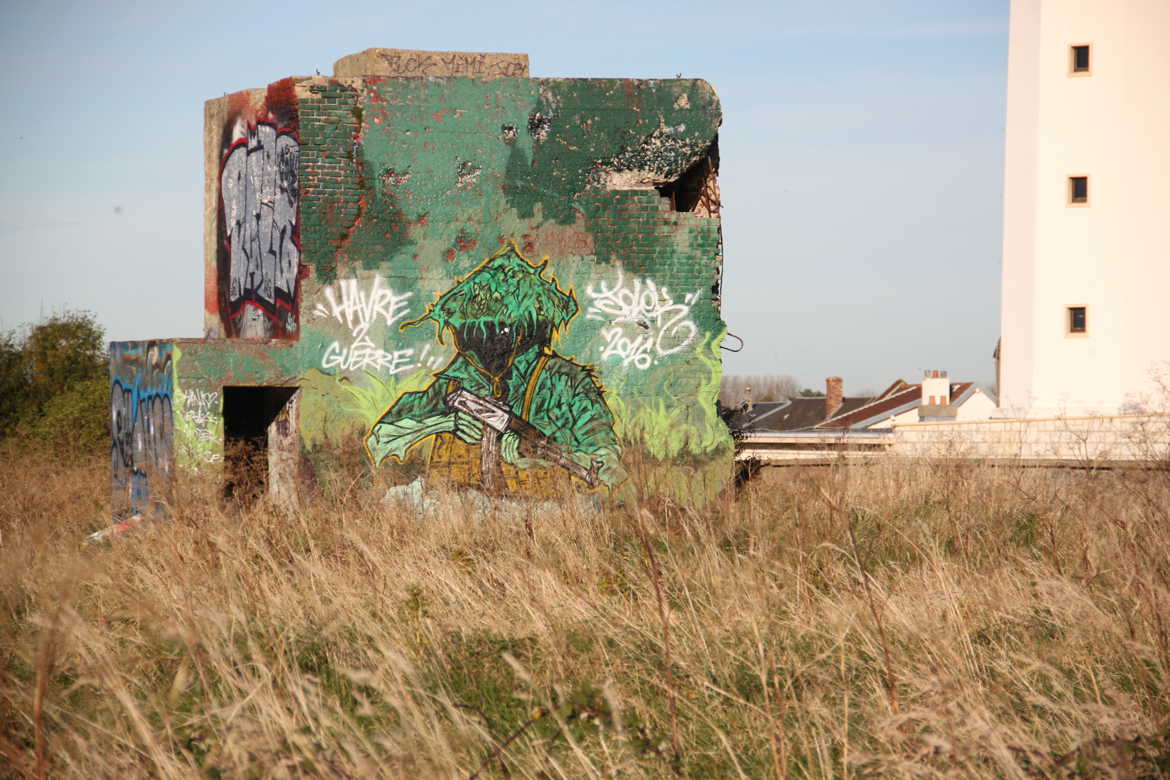 Graffiti au falaise du Havre