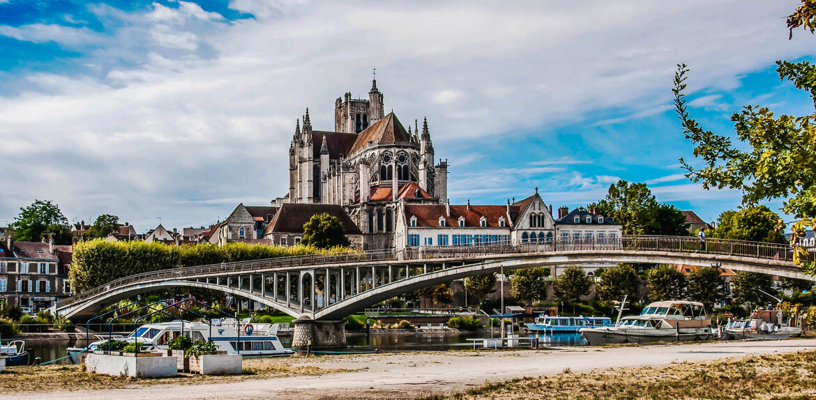 L’abbaye Saint-Germain au bord de l'Yonne 2