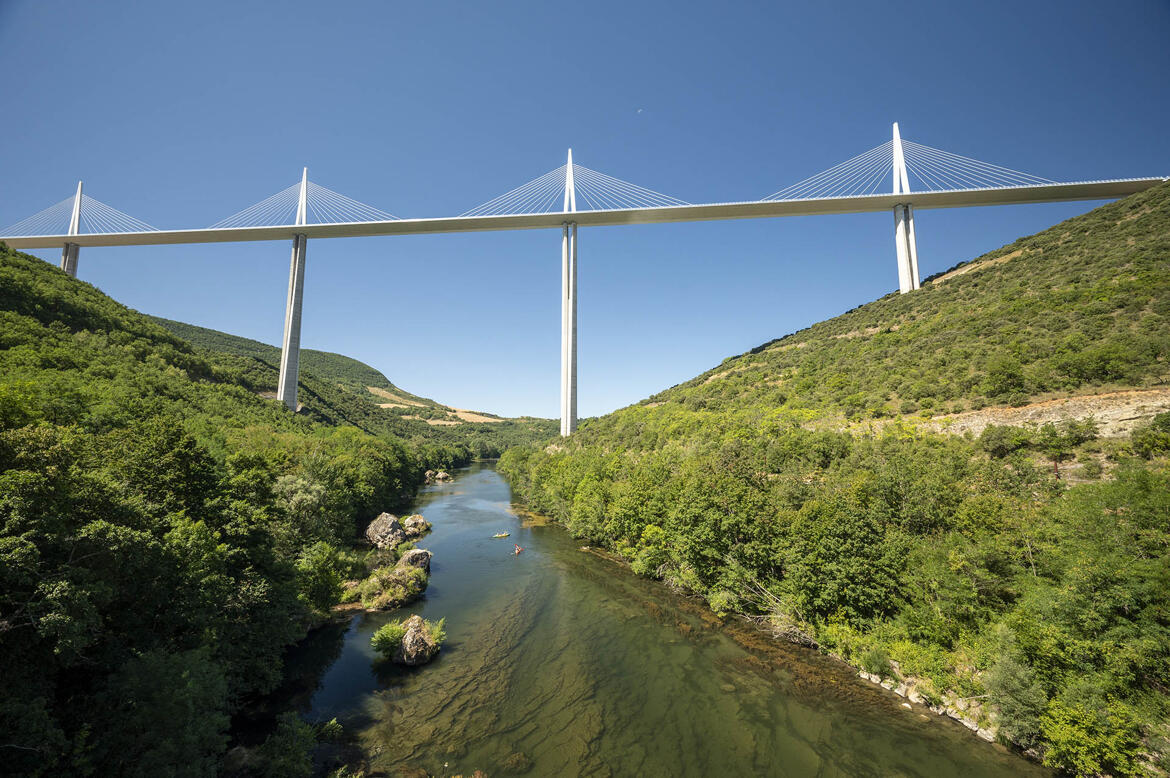 Le viaduc de Millau et le Tarn