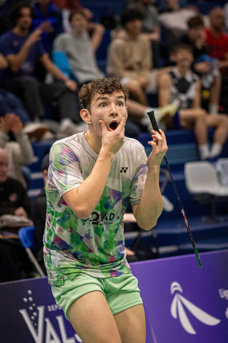 Désaccord sur avec le juge de ligne