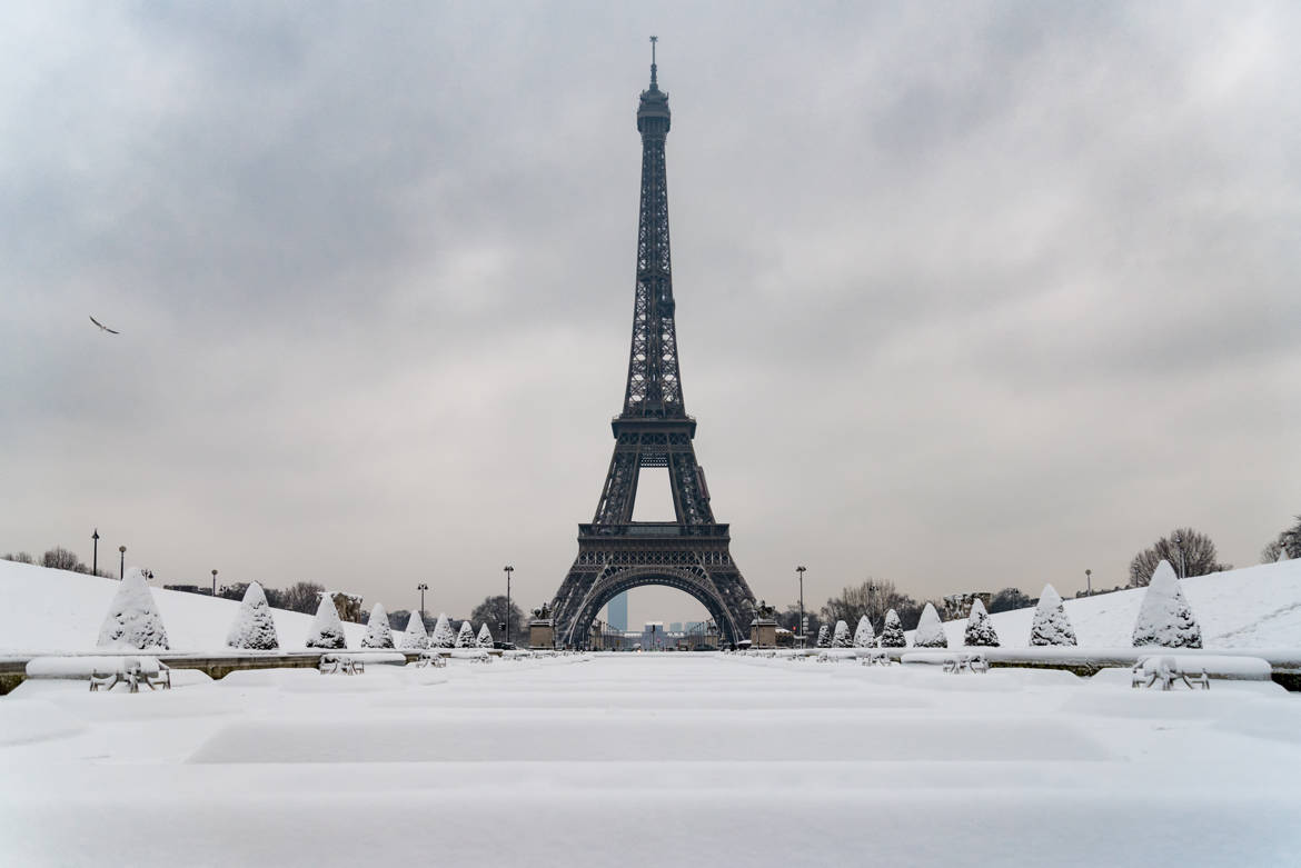 Le silence de la ville enneigée