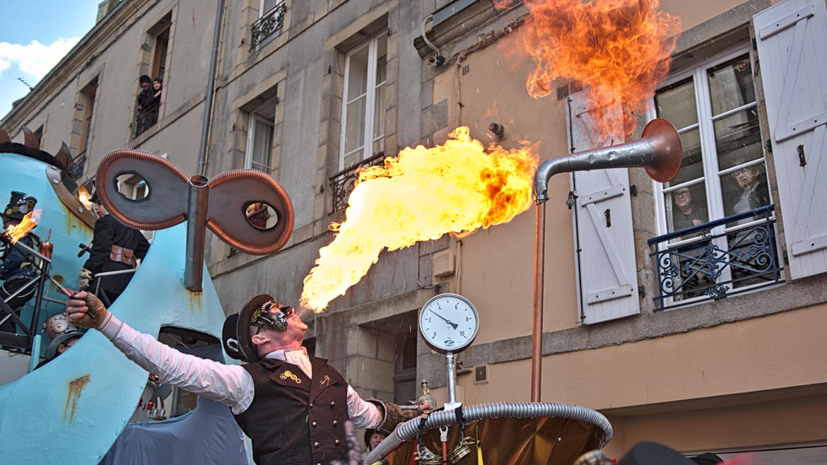 Des voyoux dans la rue ! O, ma Doue ! Ma Doue...