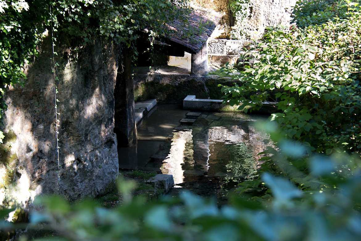 Lavoir à la Fontaine Romaine