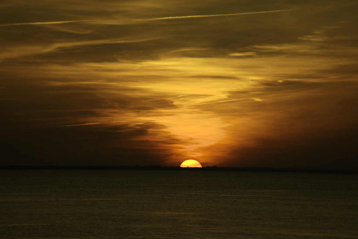 coucher de soleil sur l'estuaire de  la Gironde