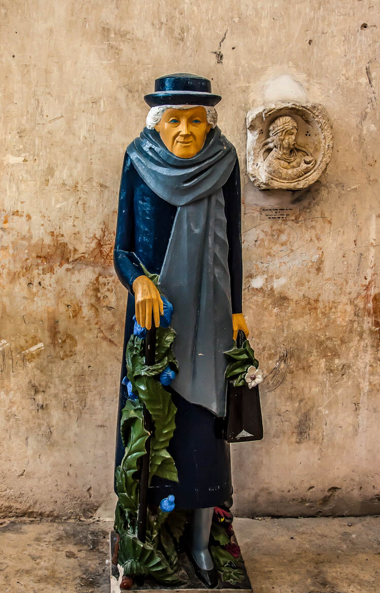Statues à l' Abbaye St. Germain