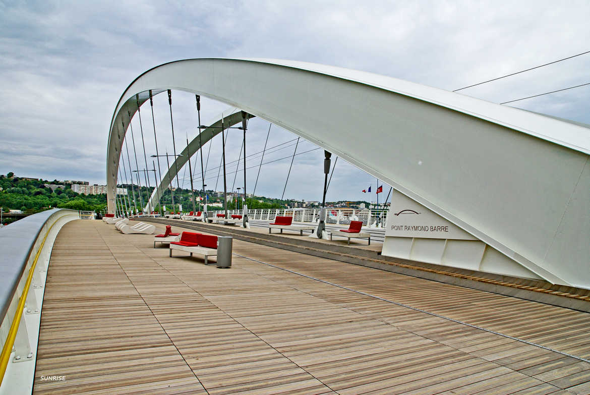 Venez flâner sur le pont