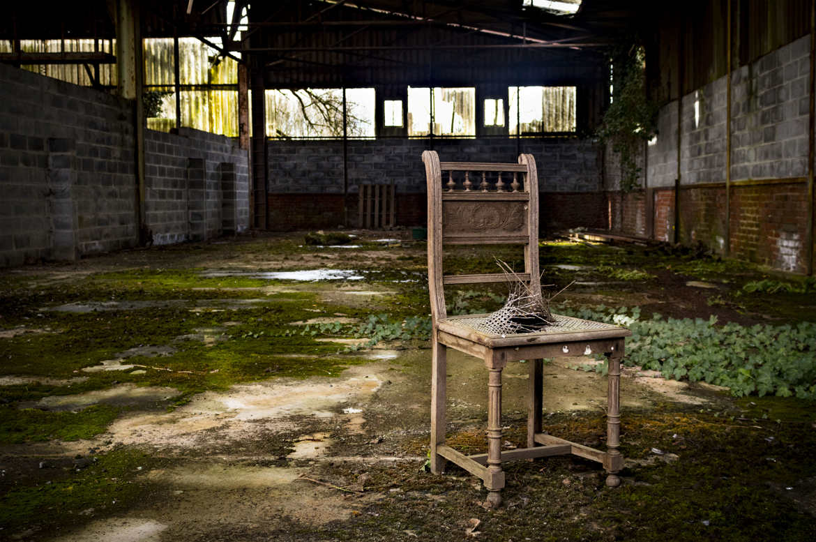 chaise abandonnée
