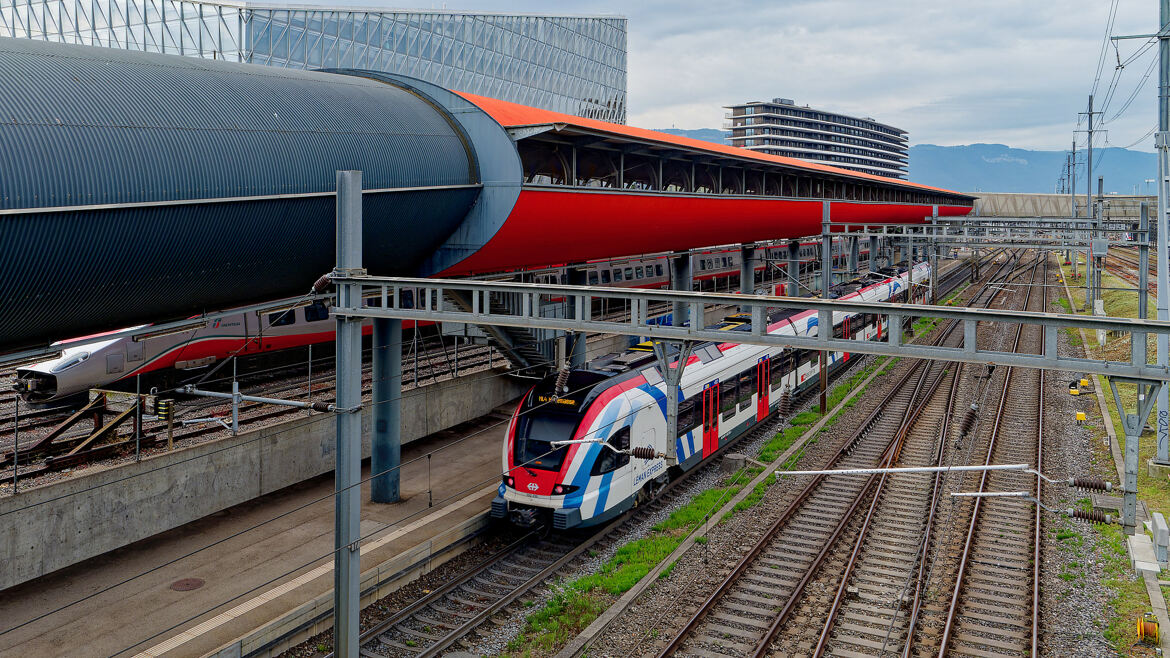 Le tube et la gare