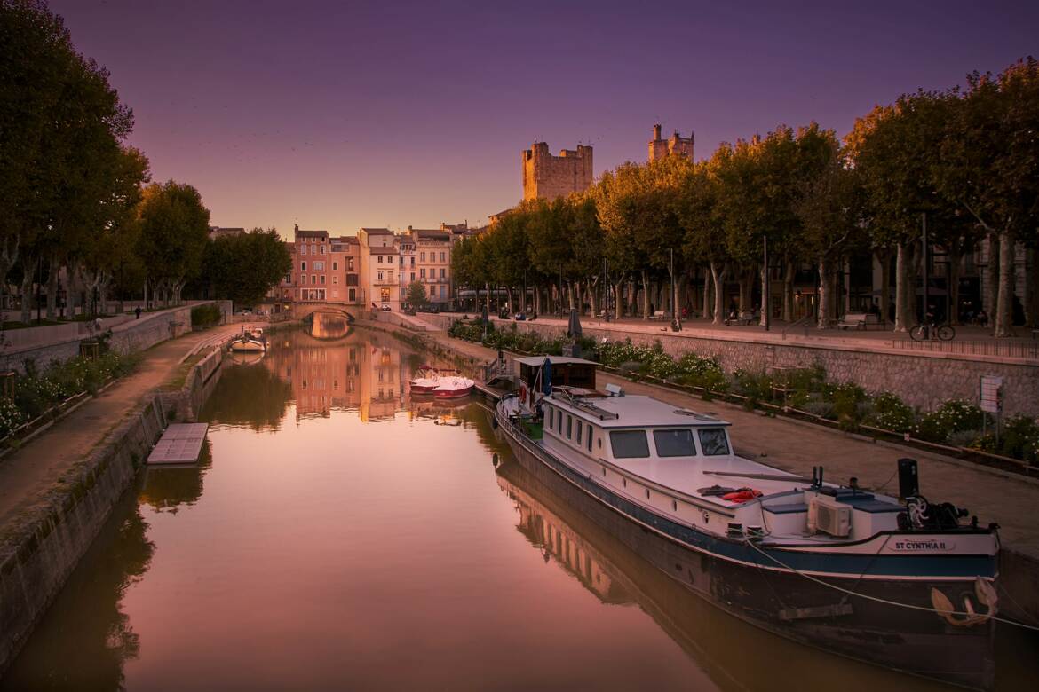 Narbonne :canal de la Robine.