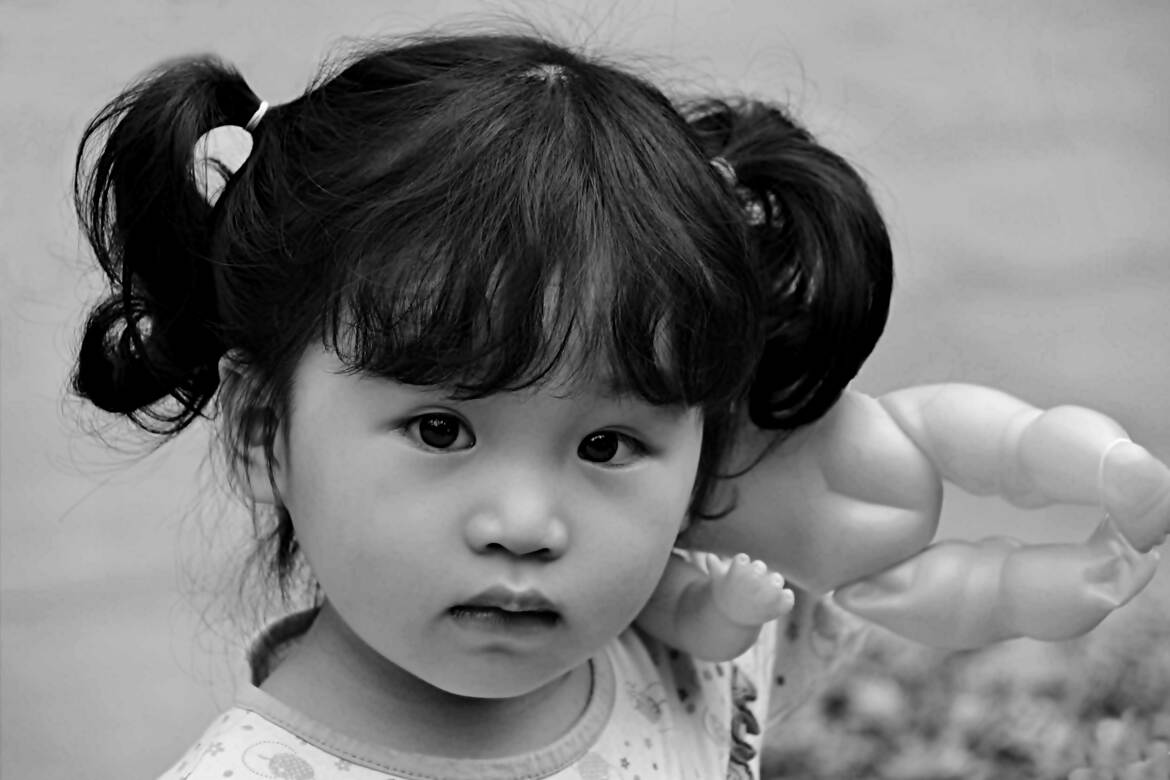 L'enfant aux couettes