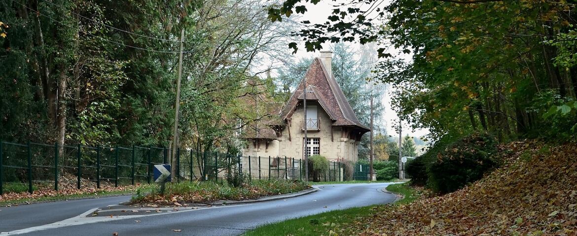 A l'entrée du village