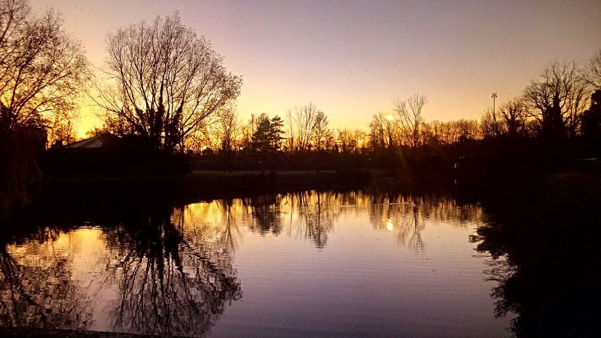 Coucher de soleil avec fausse lune