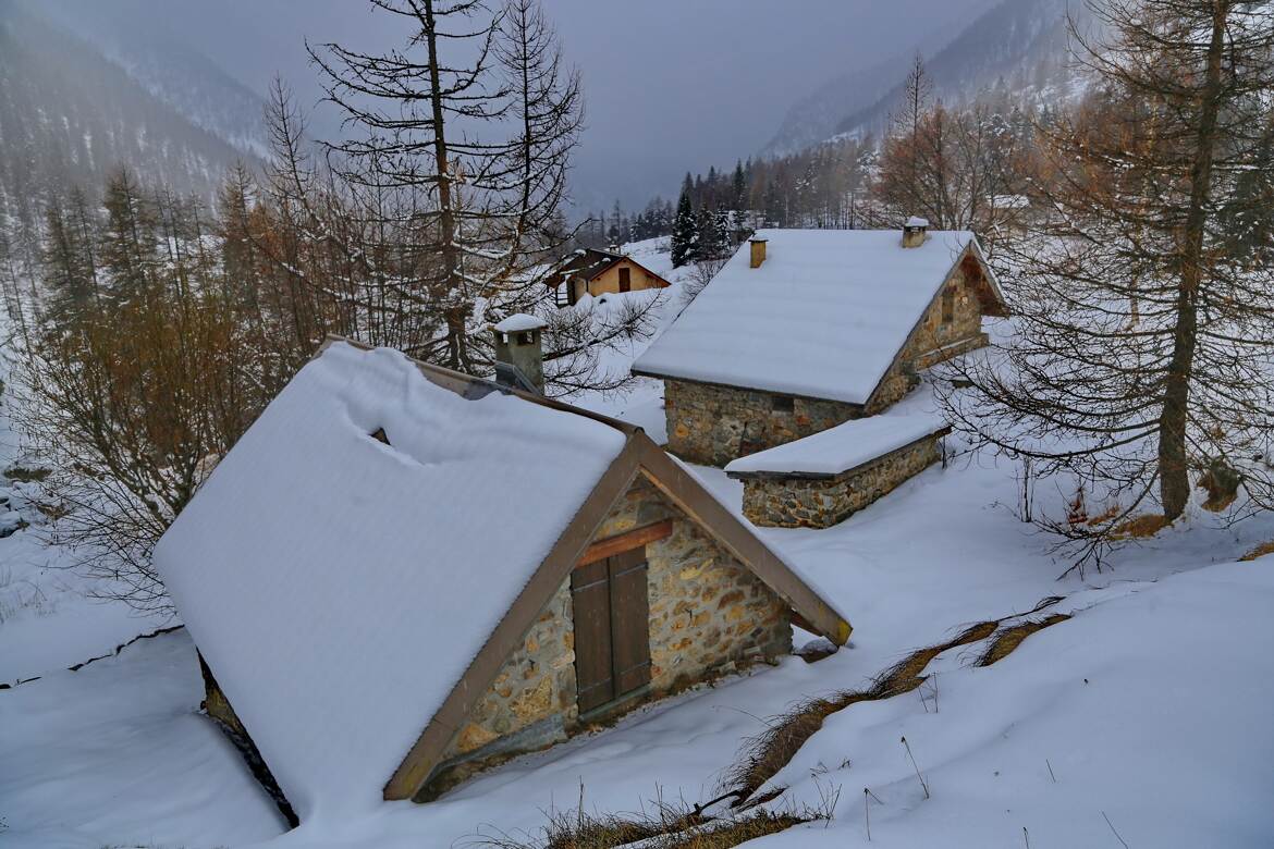 La neige prend des formes d’une douceur infinie.
