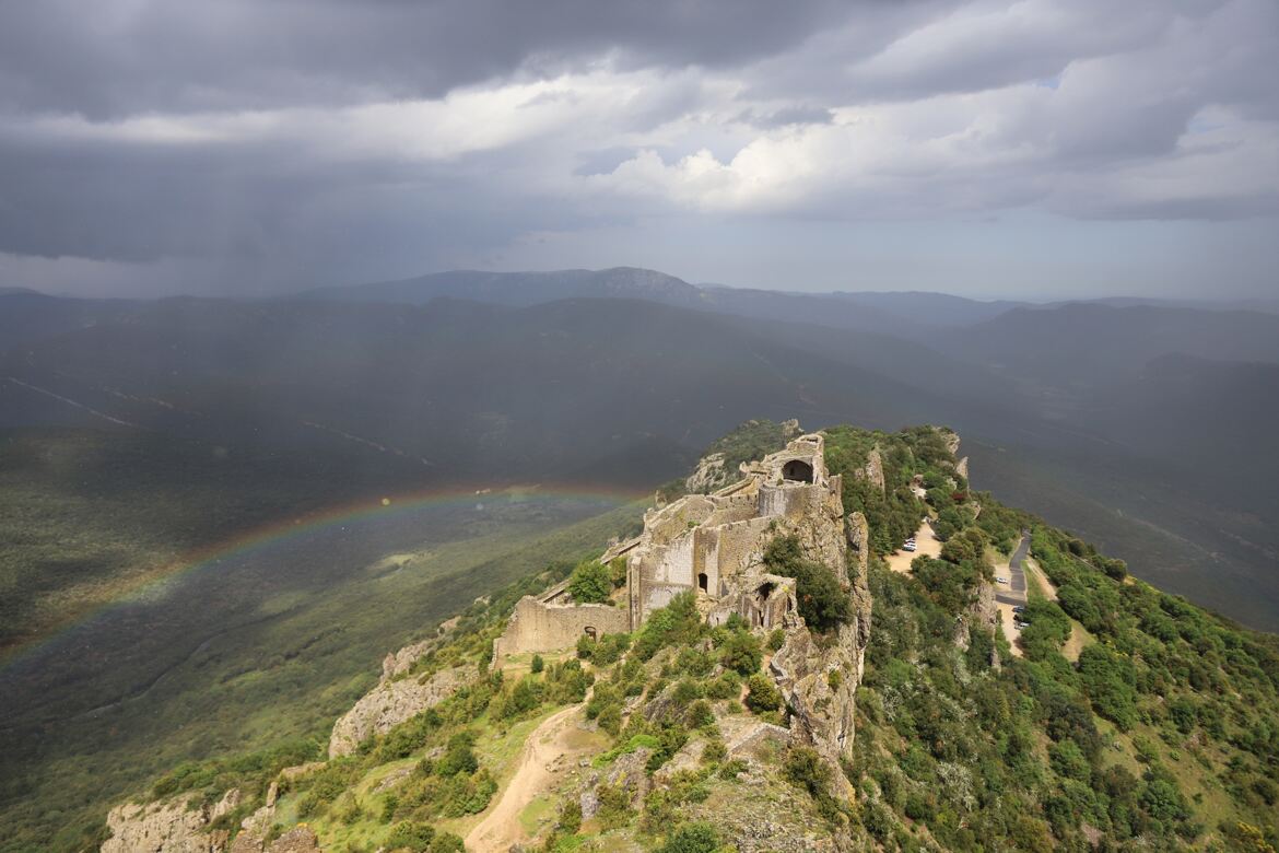 Château Cathare sous l'orage