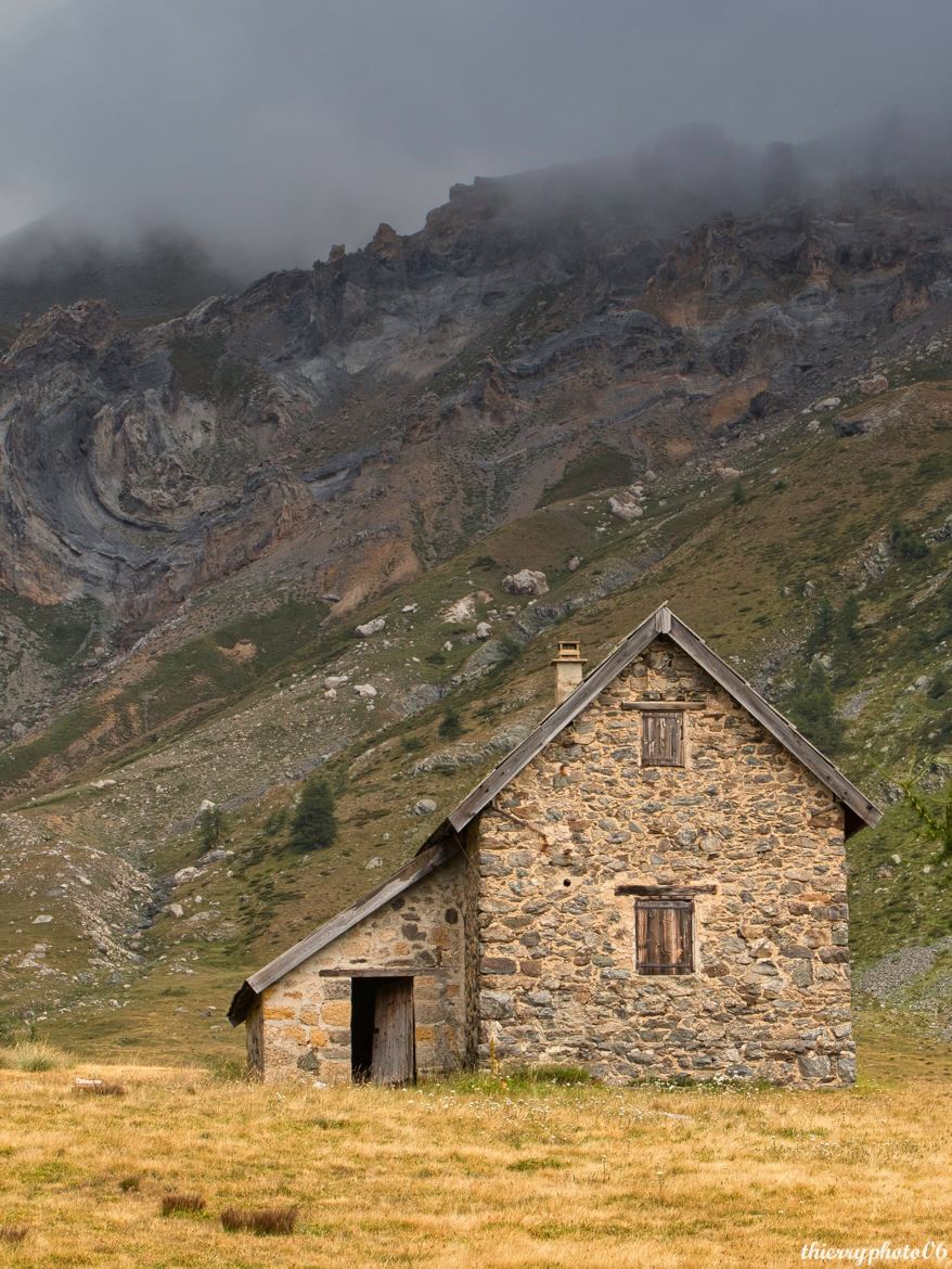 Tourmentés, le ciel et la roche !