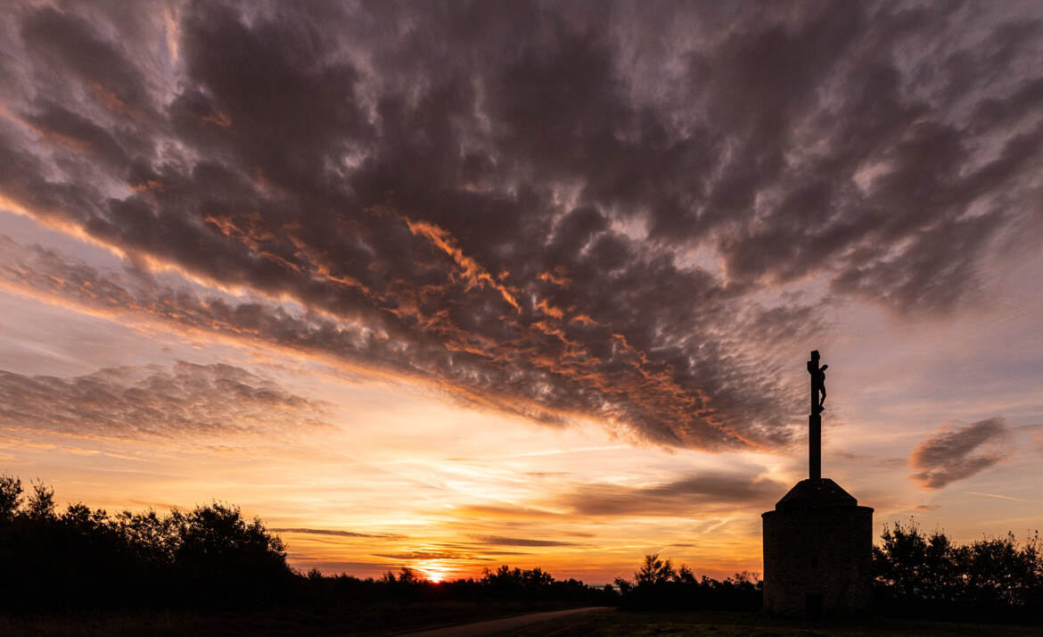Le jour se lève sur le mont de Besneville 2