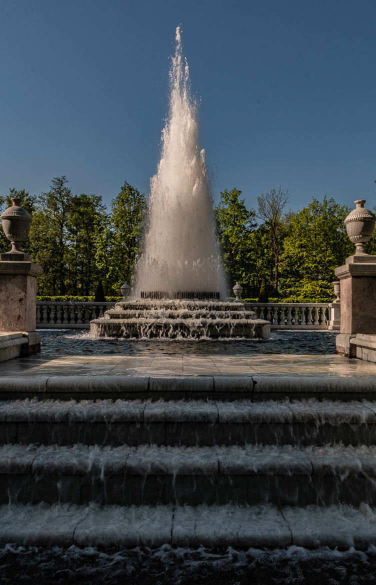 Fontaine pyramide Palais Peterhof