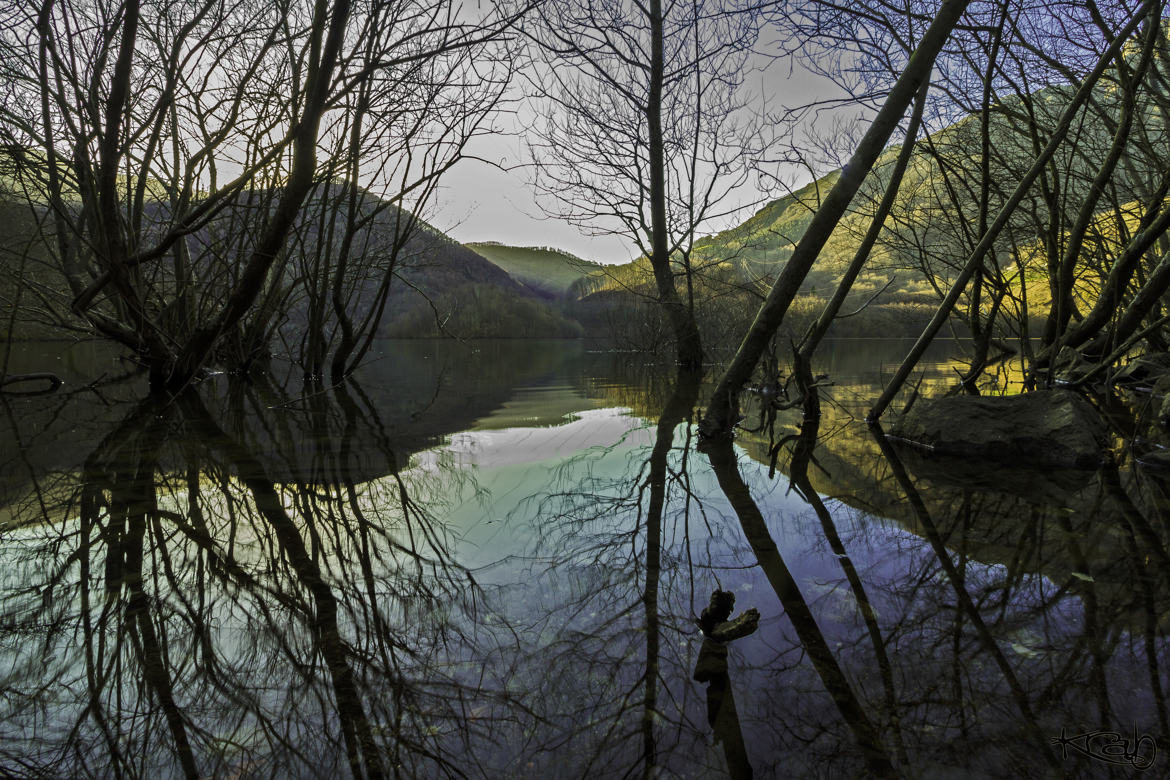 Reflets sur le lac d'Endara Pays-Basque