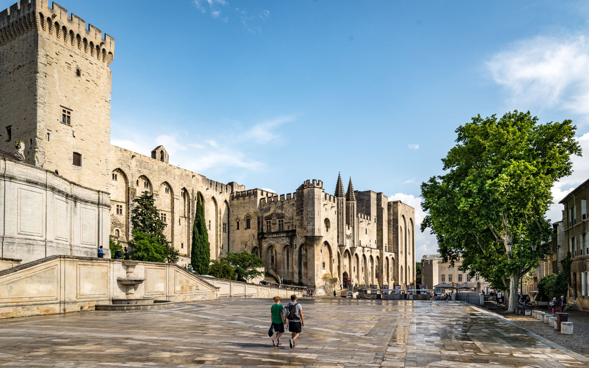 L'esplanade du Palais des Papes