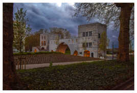 Le Pont des Trous enjambant le fleuve Escaut à Tournai, en Belgique.