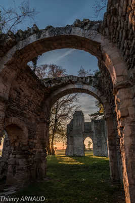 Eglise en ruine à Champlieu