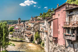 LES MAISONS SUSPENDUES