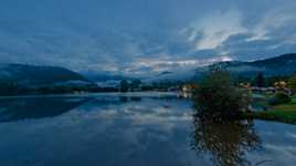 Heure bleu sur le lac Chambon