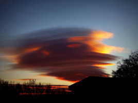 Nuage lenticulaire au couchant