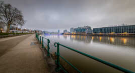 Petit matin gris en bord de Meuse