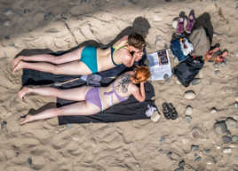 Lecture sur la plage