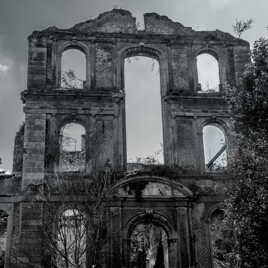 Vestiges de l' Abbaye D' Aulne 2