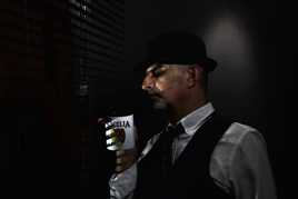 "les filles !!!C'est qui les garçons dehors ???