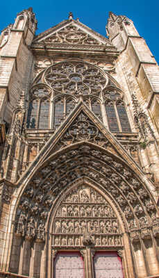 Cathédrale et ses beaux détails.
