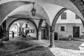 Pigna, la Piazza Vecchia 3