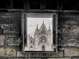 Fenetre sur la Ste Chapelle de Vincennes