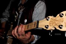 Gabrielle de Cold Folks et son banjo