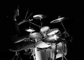 Claude à la batterie