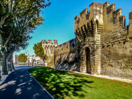 Les murailles d' Avignon