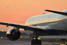 Sunset on Delta B777