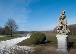 le petit chemin enneigé