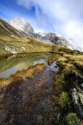 petit lac de montagnes