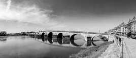 Le vieux pont de Gien ou pont Anne-de-Beaujeu