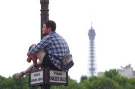 tour de France 14 - homme sur le poteau